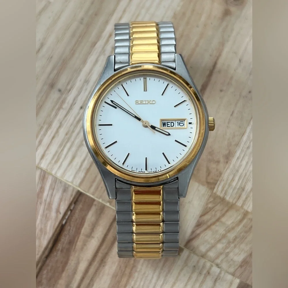 Seiko Men’s Watch Silver Dial Day Date Windows Two-Tone Stretch Bracelet